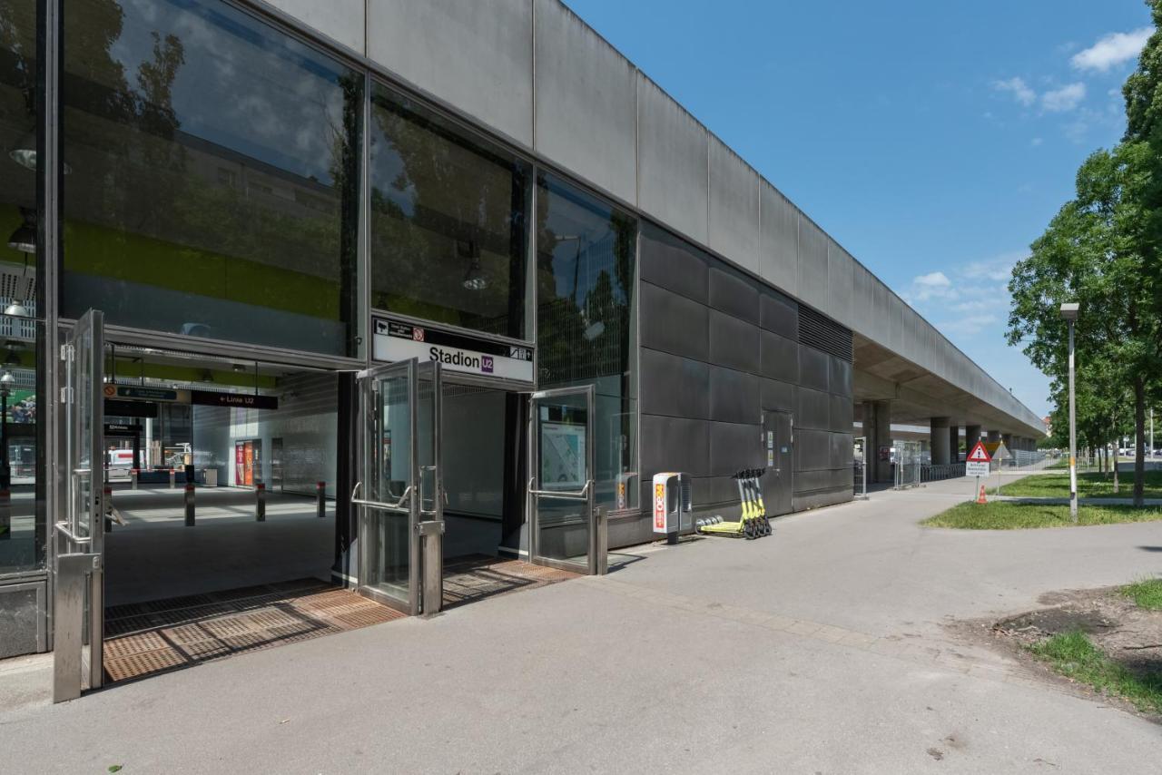 Neu Zentral Und Ruhig An Der U2 / Stadion Wina Bagian luar foto