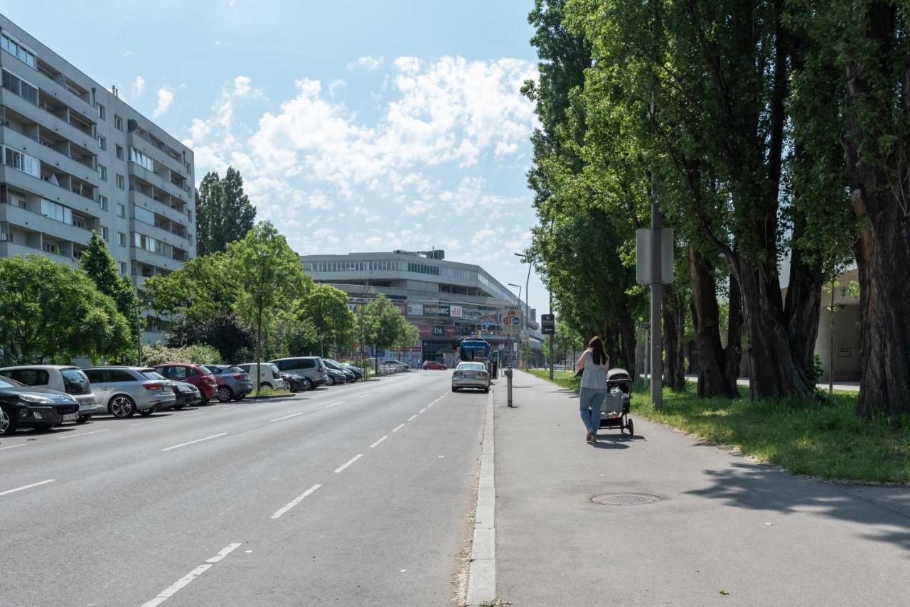 Neu Zentral Und Ruhig An Der U2 / Stadion Wina Bagian luar foto